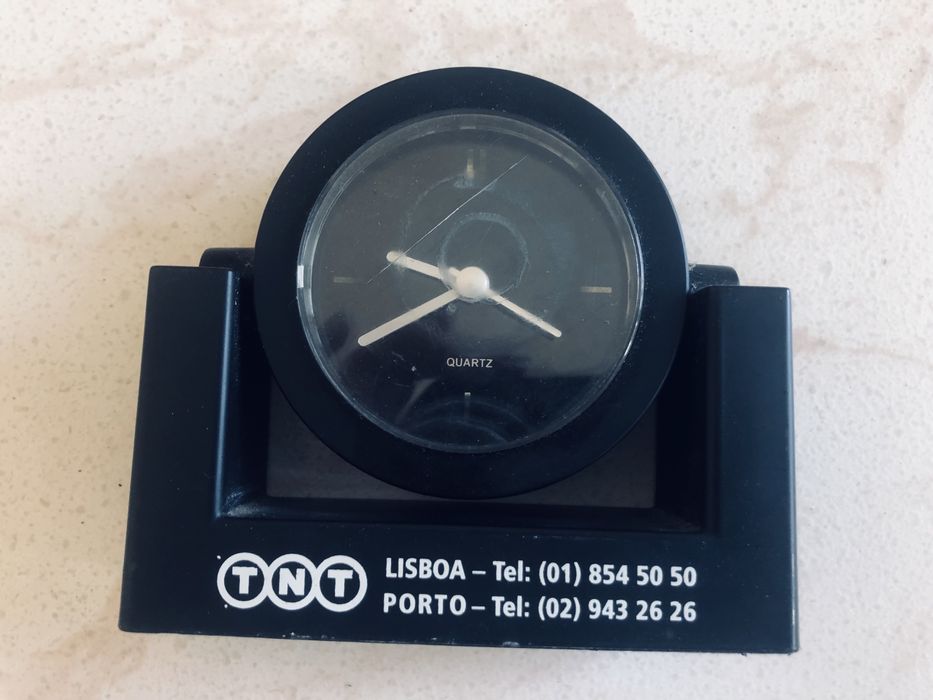 Relógio preto TNT