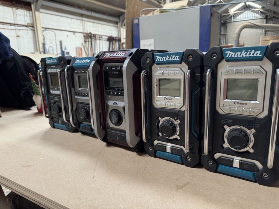 Makita radio dmr 2020 rok