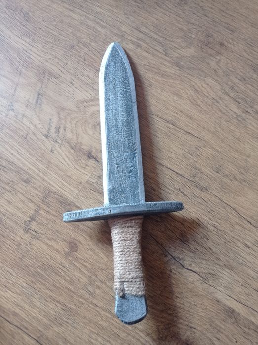 Дерев'яний меч, шабля, рушниця,топор