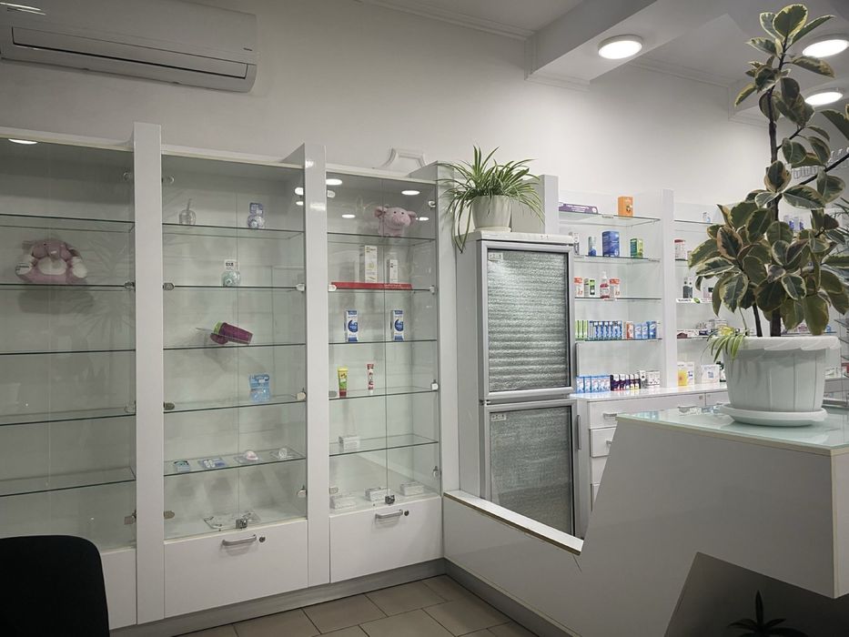 Меблі для Аптеки, Вітрини