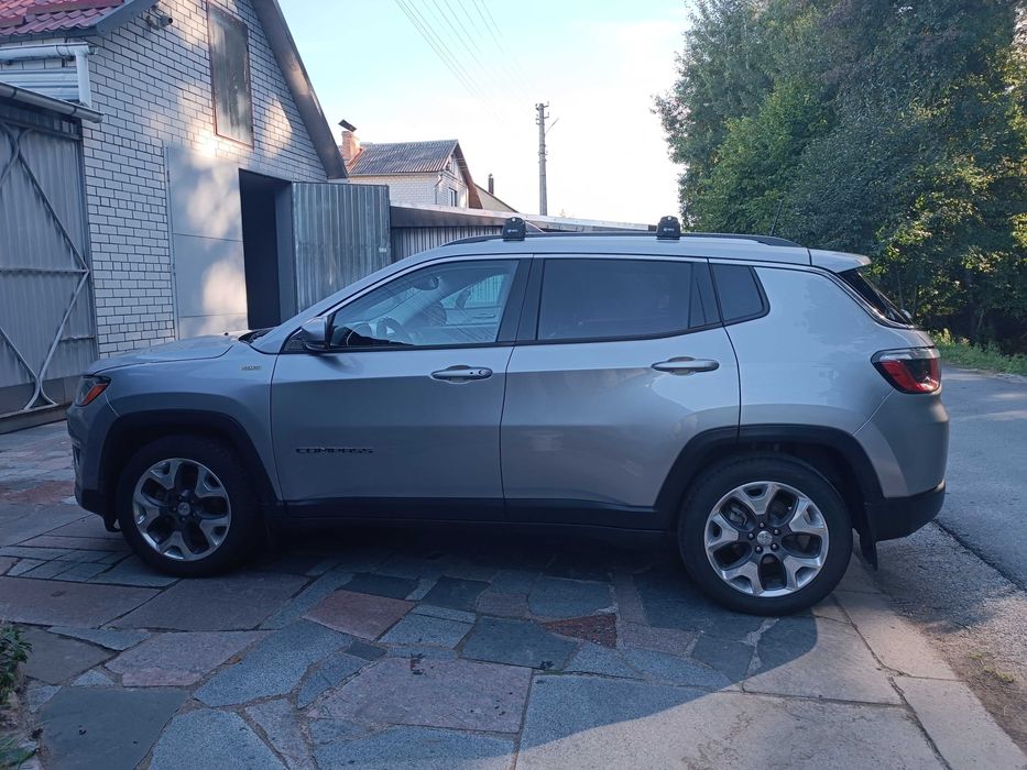 Jeep compass авто
