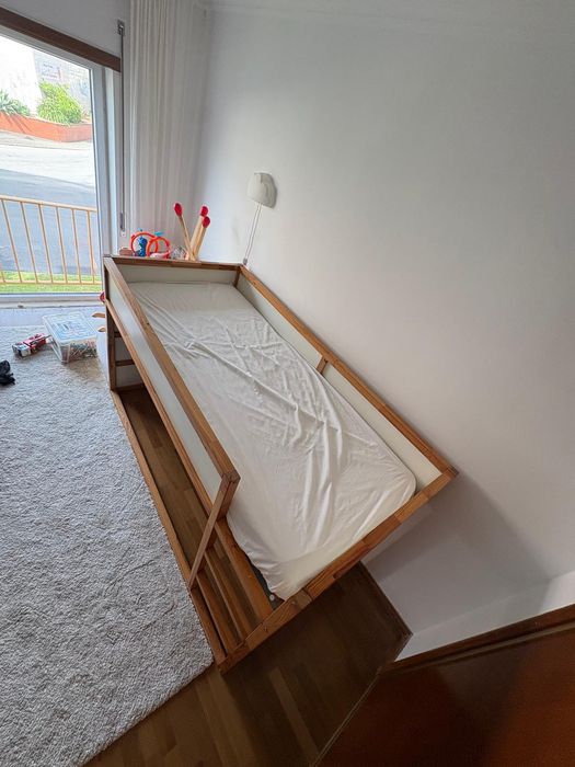 Beliche IKEA MYDAL
Estrutura beliche, pinho, 90x200 cm