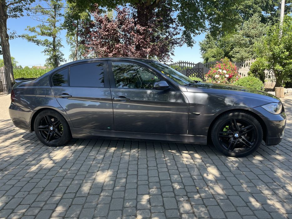 BMW E90 2005 rok
