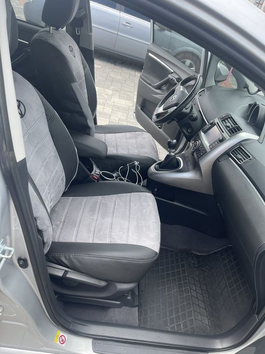 Тойота версо 2014рік