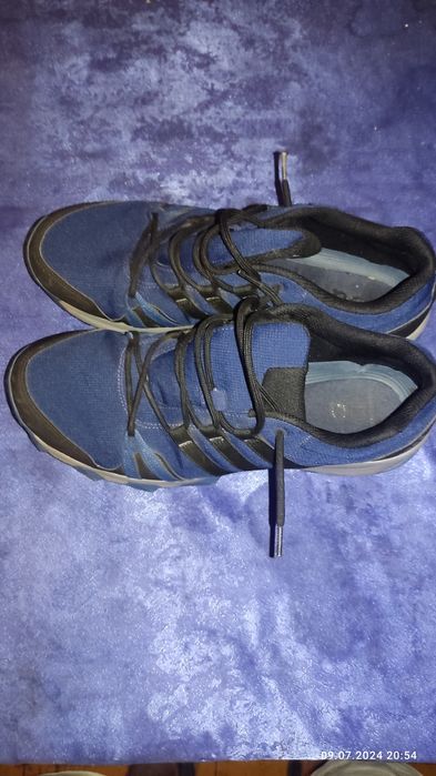 Продам. Кроссовки Adidas Tracerocker орегінали.