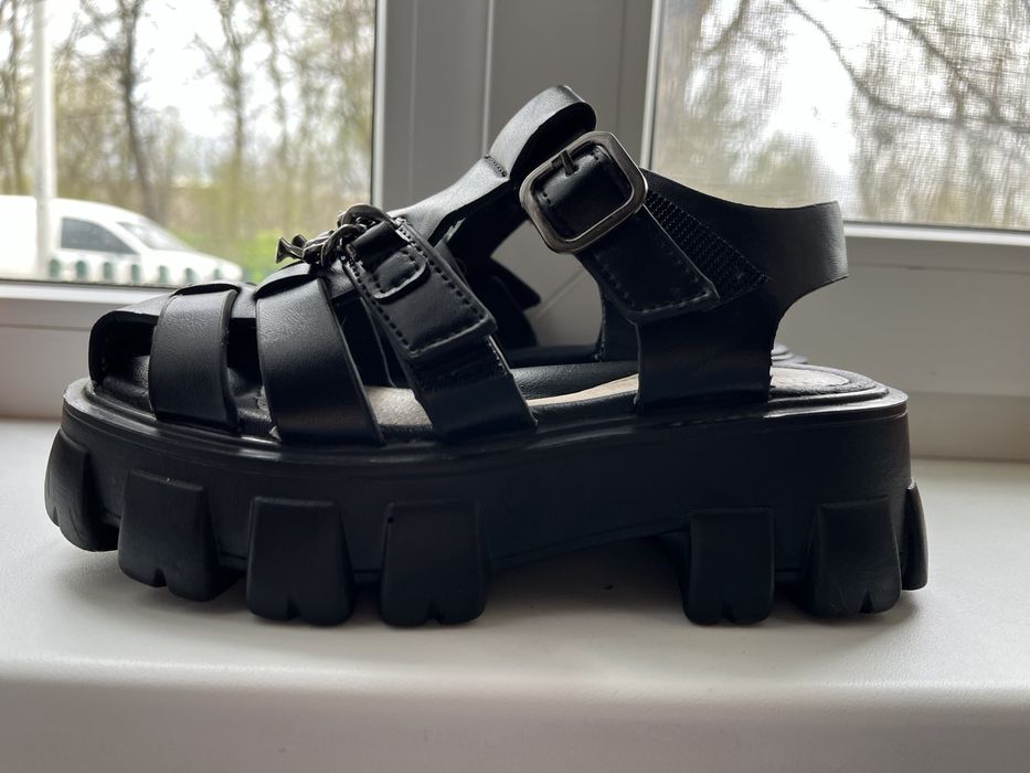 Босоножки на дівчинку