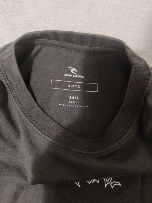 T-shirt com desenhos para criança