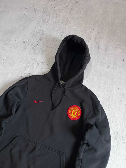 Czarna bluza z kapturem Nike Manchester United