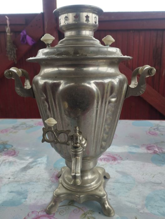 Самовар електричний.