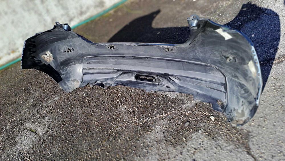 Pára Choques Traseiro de origem em muito bom estado