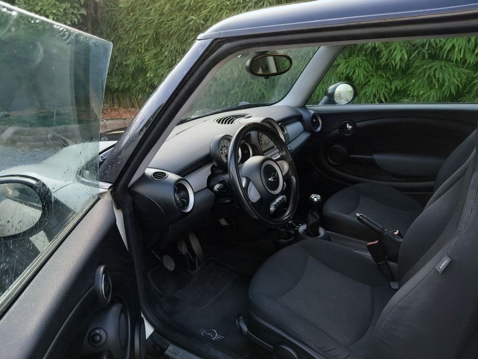 MINI Cooper D 1.6 Diesel – 2009 – Económico e Muito Estimado