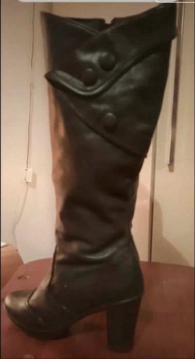 Botas 100% em Pele castanha