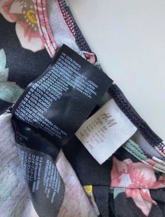 Sukienka w kwiaty H&M