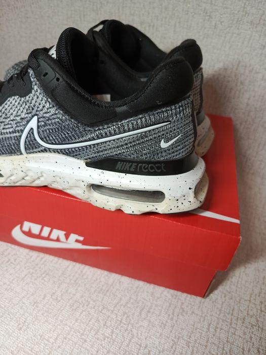 Кросівки Nike Air max React • Розмір 40 ( 25.5 см)