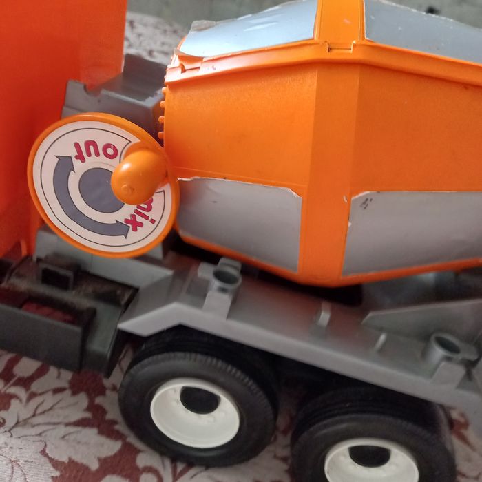 Детская машинка бетономешалка б. у.