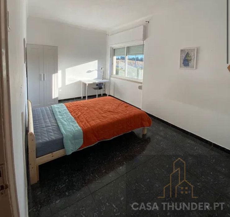 Quarto individual em Sacavém
