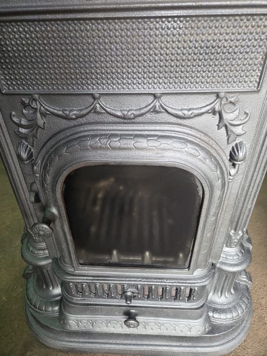 Salamandra em ferro fundido