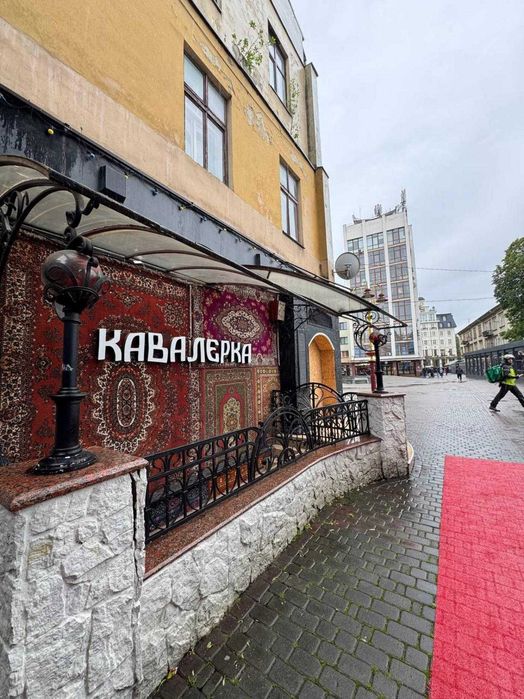 Продається діючий бізнес в Центрі на Вічевому майдані, поруч Фонтану!