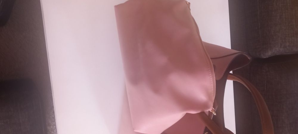 Mala de senhora cor de rosa