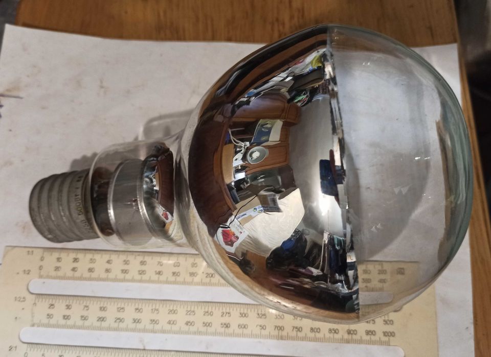 Лампы:500Вт, ртутные 250 Вт,индикаторные лампы,радиолампы