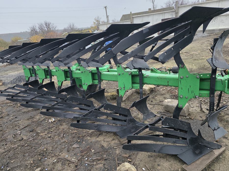 Плуг оборотний Велес-Агро 5+1