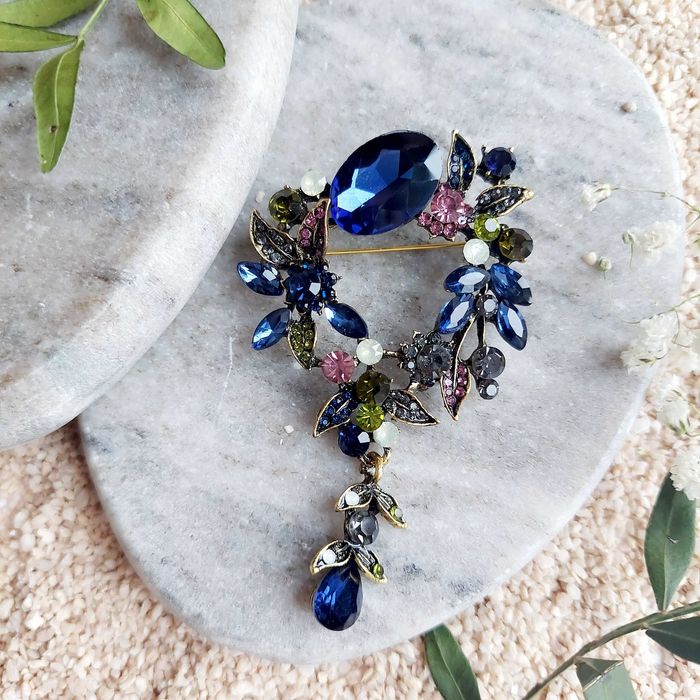 Broszka przypinka Vintage glamour ażurowa.