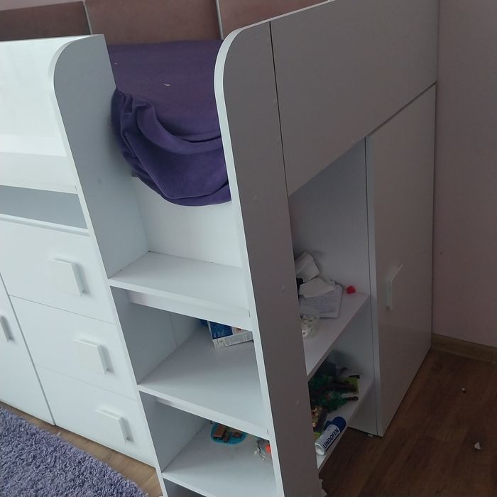 Łóżko na antresoli