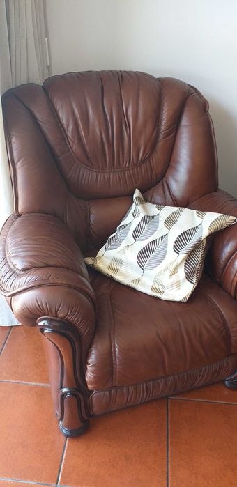 Sofás de couro castanho