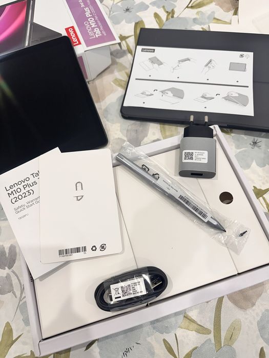 Lenovo Tab M10 Plus.