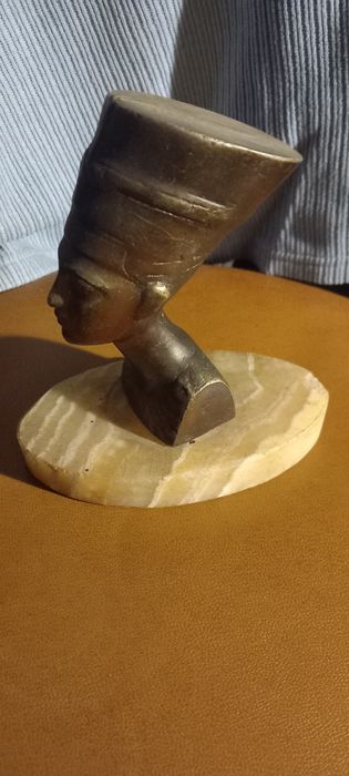 Stara brązowa Nefretete 12 cm wysoka