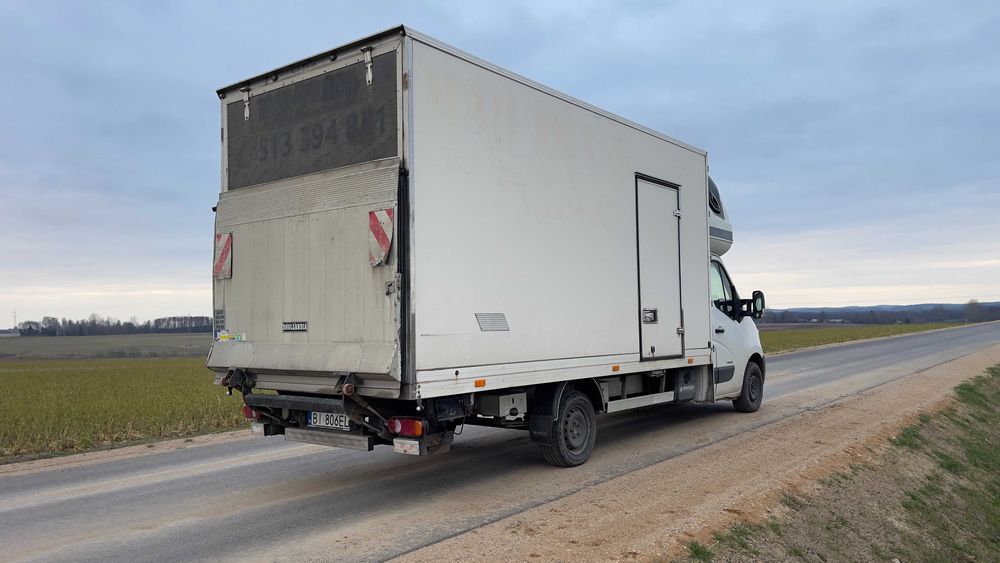 Renault Master z windą