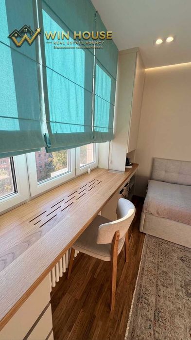 Продам стильну 3к квартиру з дизайнерським ремонтом на Автозаводській, 89А,  70 м²
