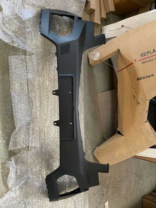 CADILLAC Бампер передний верх 2017 2018 2019 84204163