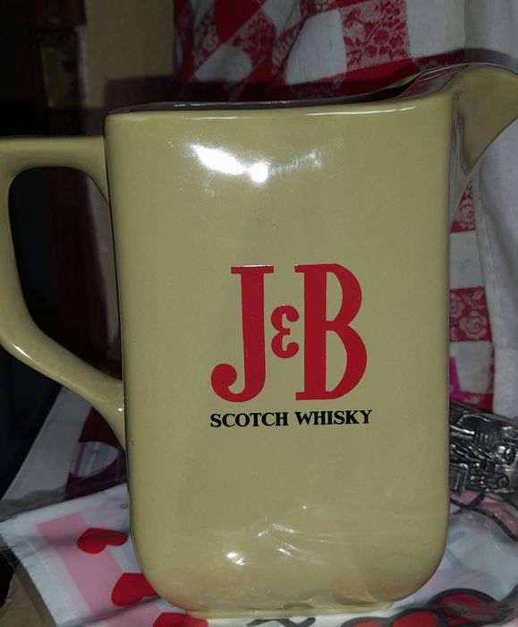 Jarro       J & B439963727168819200