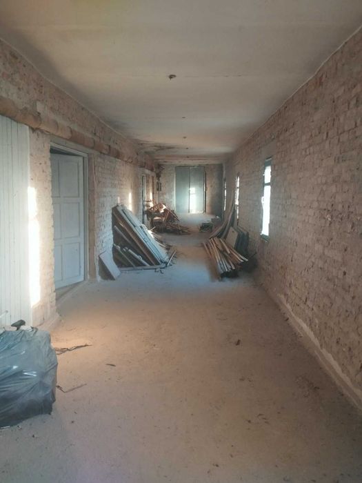 Продам приміщення 296,6 м² — центр Пулин