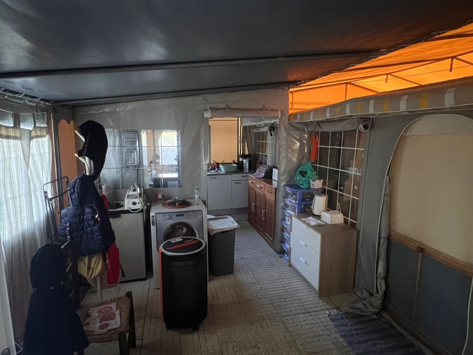 Alvéolo com caravana