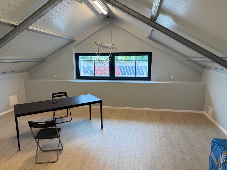 Powierzchnia biurowa z możliwością wynajęcia działki 1000m2