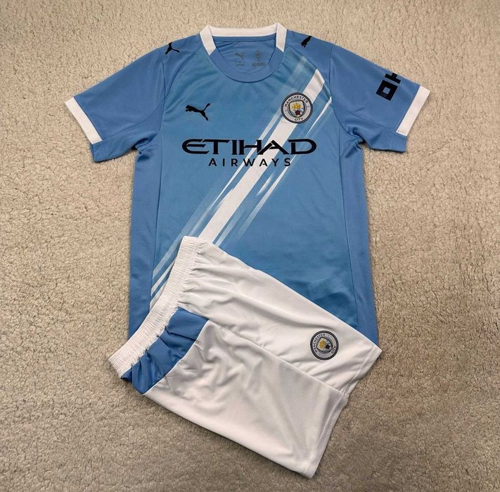 Футбольная форма Арсенал Манчестер Сити Манчестер Юнайтед 25-26