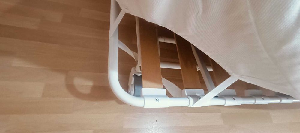 Sofá-cama IKEA confortável, funcional e em muito bom estado.