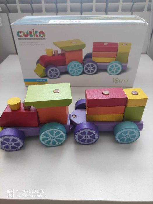 Drewniany pociąg cubika