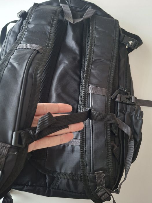 Czarny plecak turystyczny 25 l