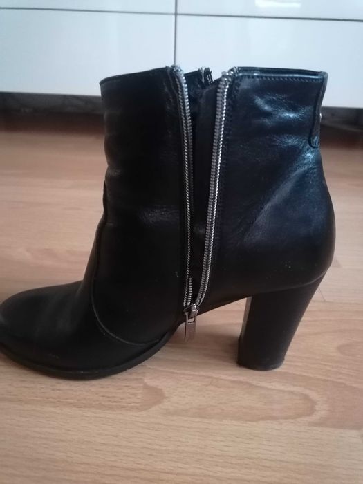 Botki damskie na obcasie czarne