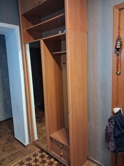 Шкаф и комод в прихожею