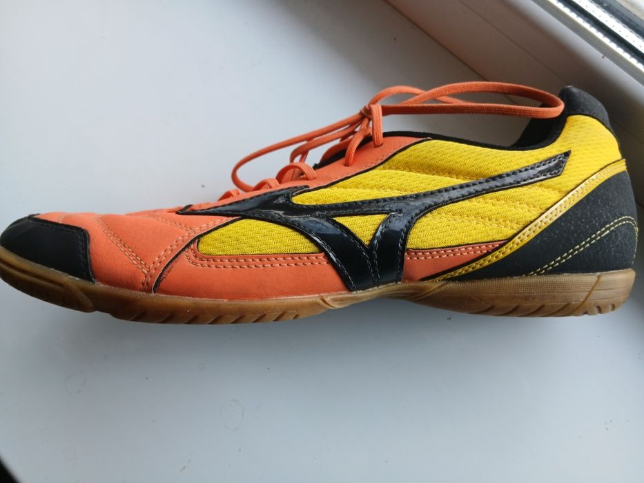 Футзалки Mizuno  eu43.
