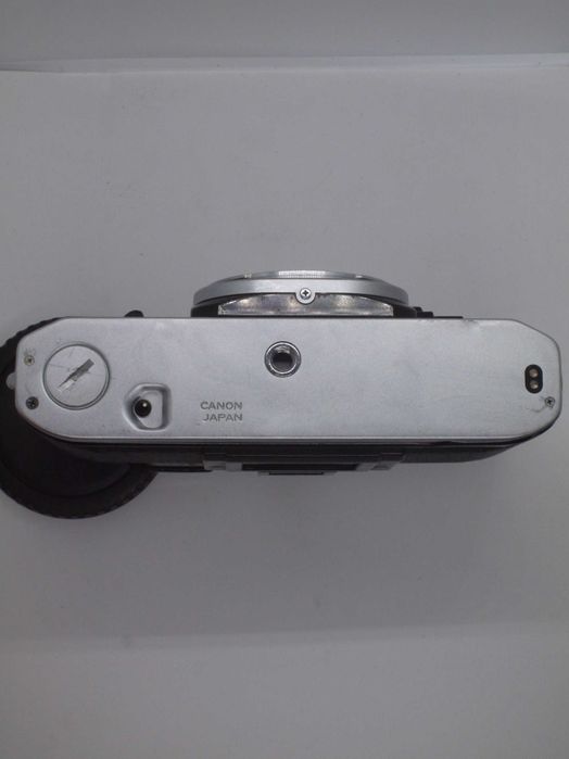 Canon AE-1 + Canon FD 50mm f/1.8 SC