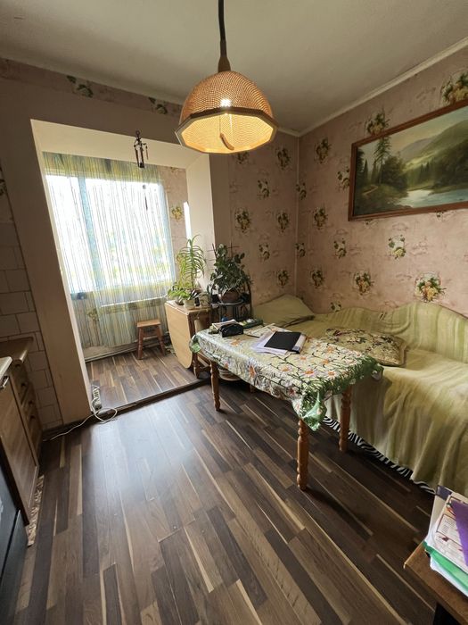 Продаж 2 кімн квартира  60 м2Світло не вимикають, газове опал
