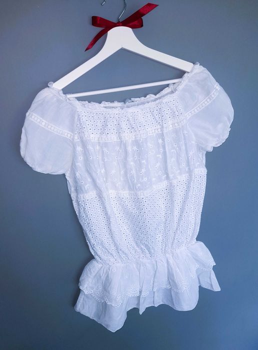 Biała bluzka boho hiszpanka z baskinką