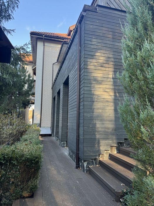 Продаж будинку в с Старі Безрадичі