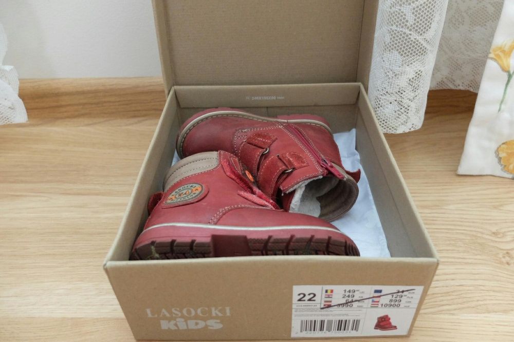 Buty kozaki,trzewiki,trapery Lasocki.rozm 22.