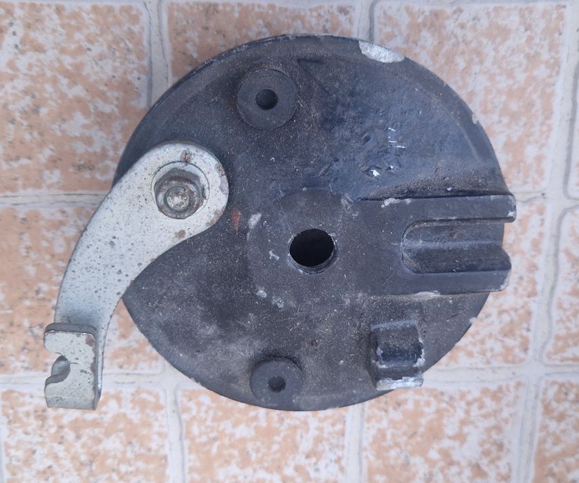 Jantes em alumínio para Peugeot 103. O preço é negociável.